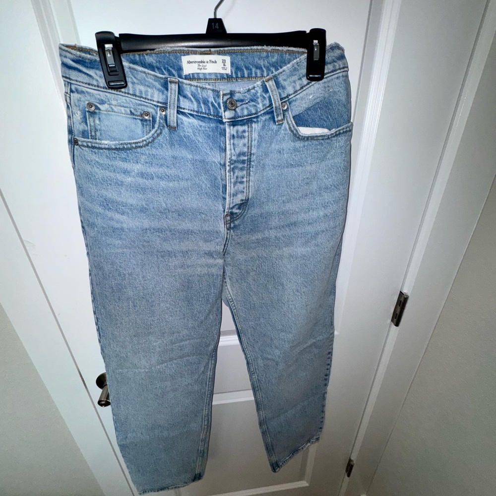 Abercrombie & Fitch Women’s Denim Jeans in Light Blue “The Dad High Rise”